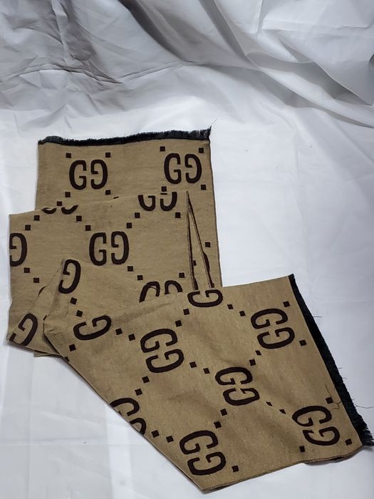 Щарф        Gucci