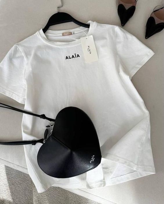 Стильна футболка в стилі alaïa