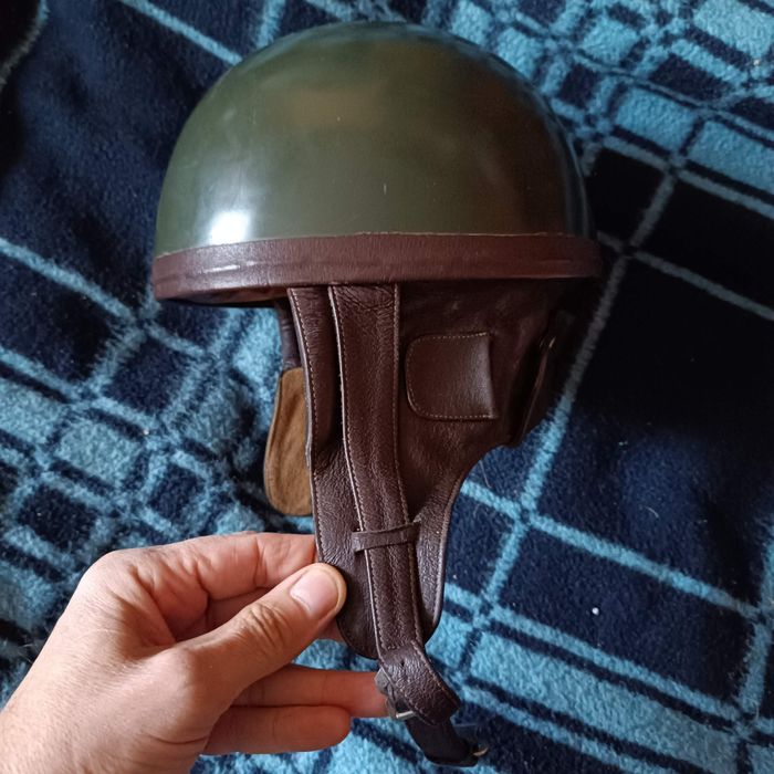 Kask Orzeszek z epoki PRL-u