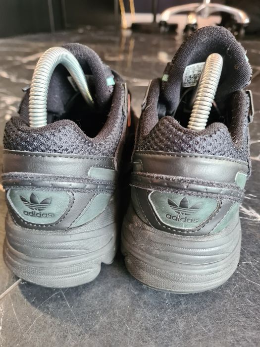 Adidas astir black