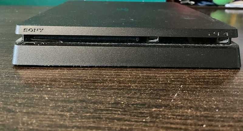 Konsola Playstation 4 slim + pad dualsock oryginalny + Stacja Ładująca