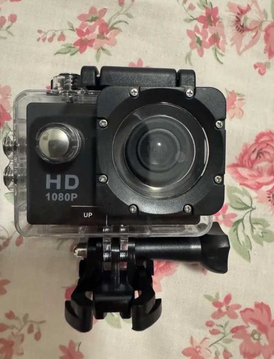 Екшн камера з кріпленням на шолом