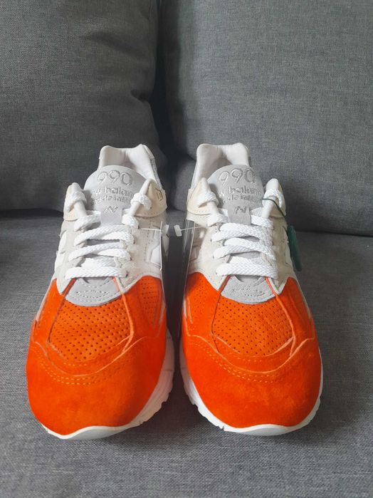 New Balance 990v2 Kith Cyclades (with Socks)