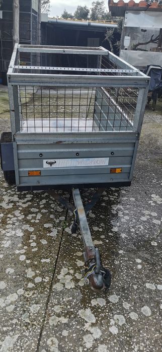 Reboque para transporte de animais