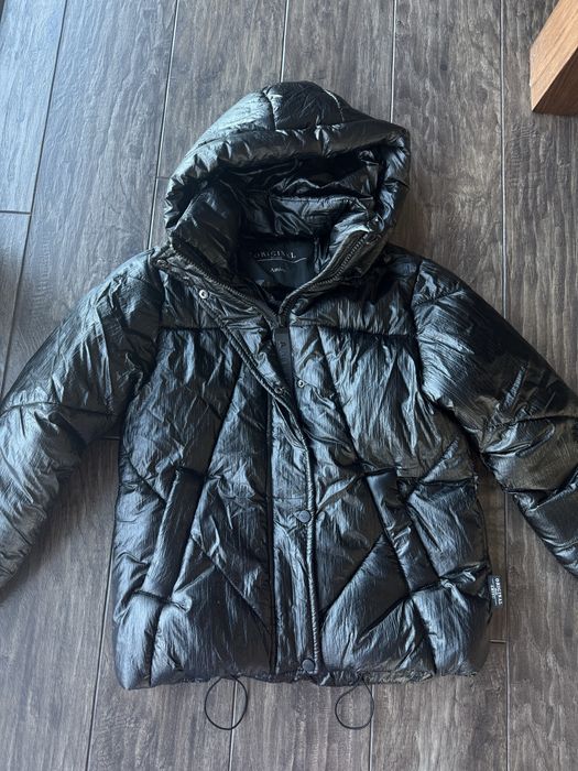 Czarna kurtka z kapturem black jacket Amisu newyorker