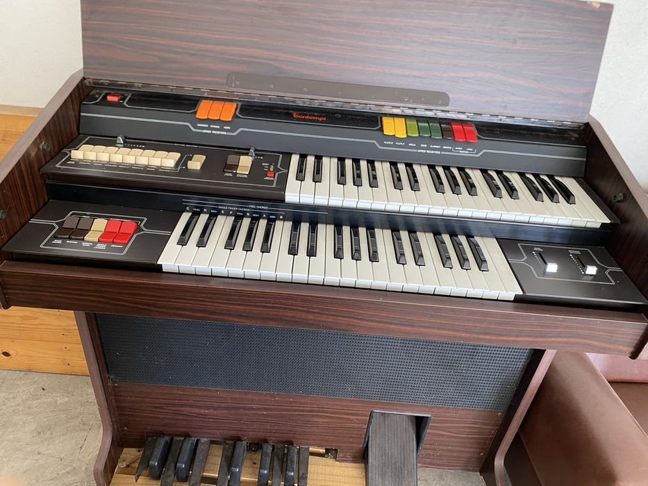 Orgao /piano  em muito bom estado