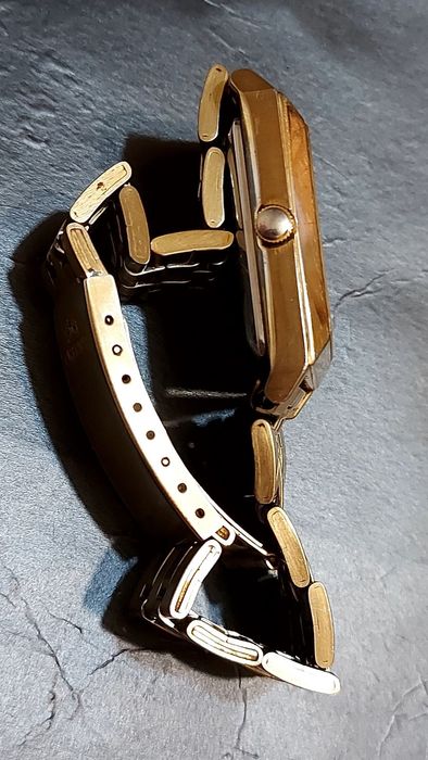 Годинник Орієнт з автопідзаводом.