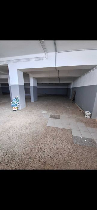 Armazéns alugam-se Paço de Arcos