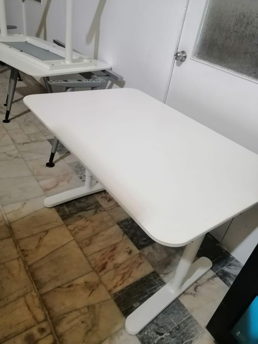 Secretarias e Cadeiras para Escritório