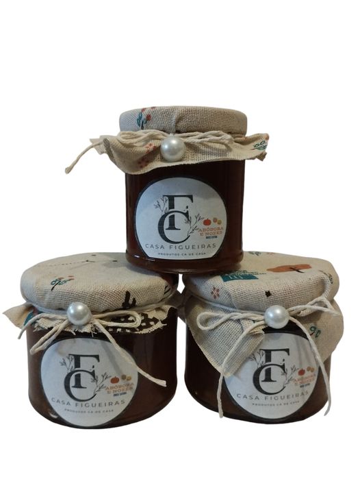 Doce de abóbora com nozes