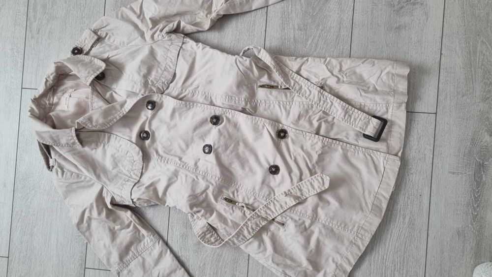 Płaszczyk Trench Bershka S Dwurzędówka Beżowy