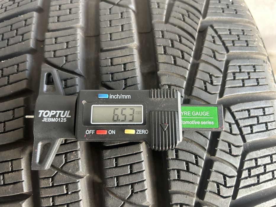 Opony zimowe 235/35R19 x2 szt pirelli