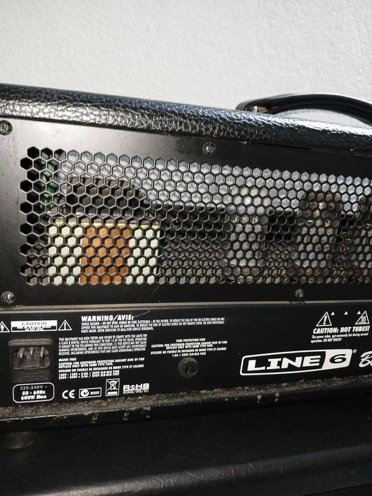 Amplificador Line 6 Spider Valve HD100 + coluna