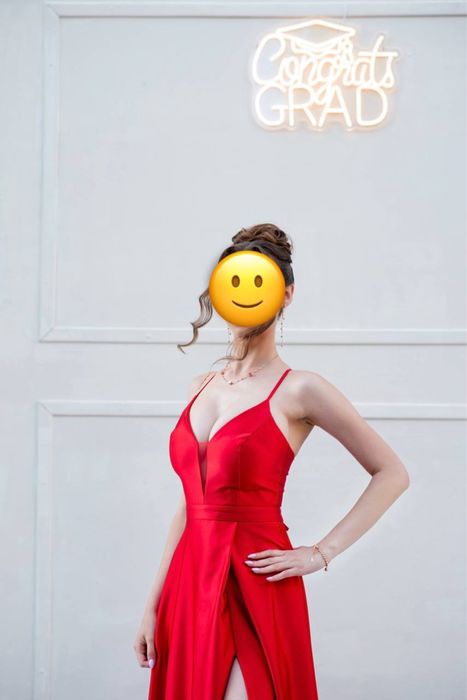 Продам випускну сукню