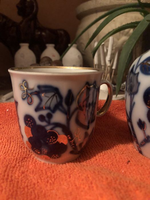 Молочник и чашка сервиза «Виноград»