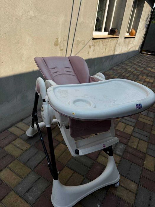 Стільчик для годування CARRELLO
