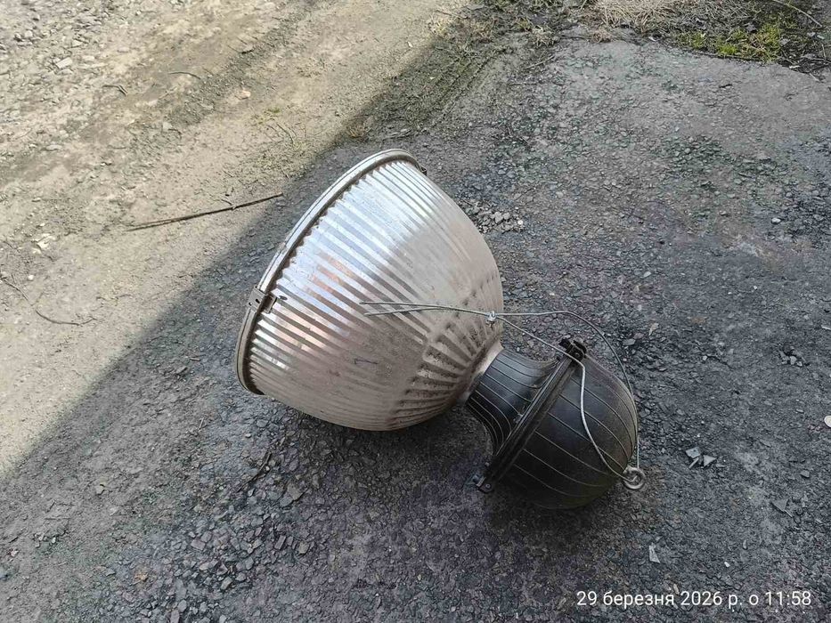 Вуличний ліхтар великий