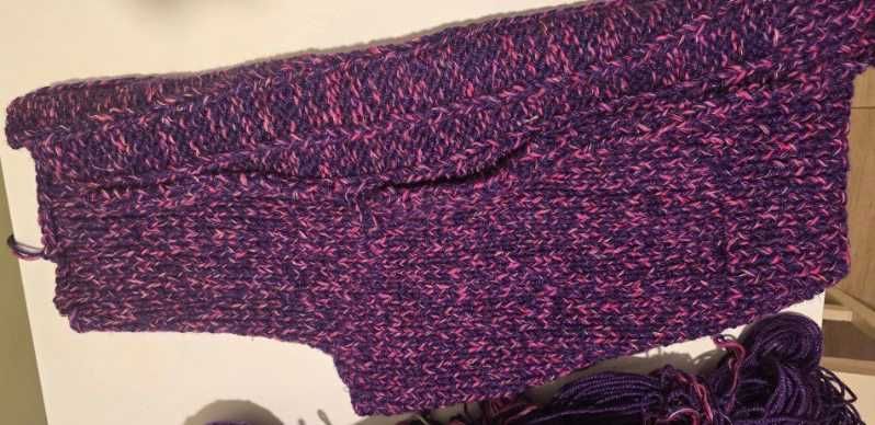 *!* rozpoczęty sweter + włoczka - 1300gram
