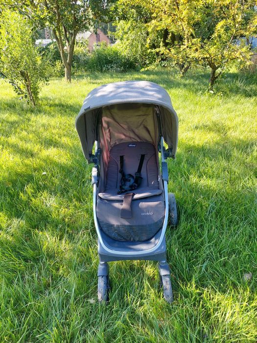 Коляска Chicco Bravo Quick-Fold Stroller