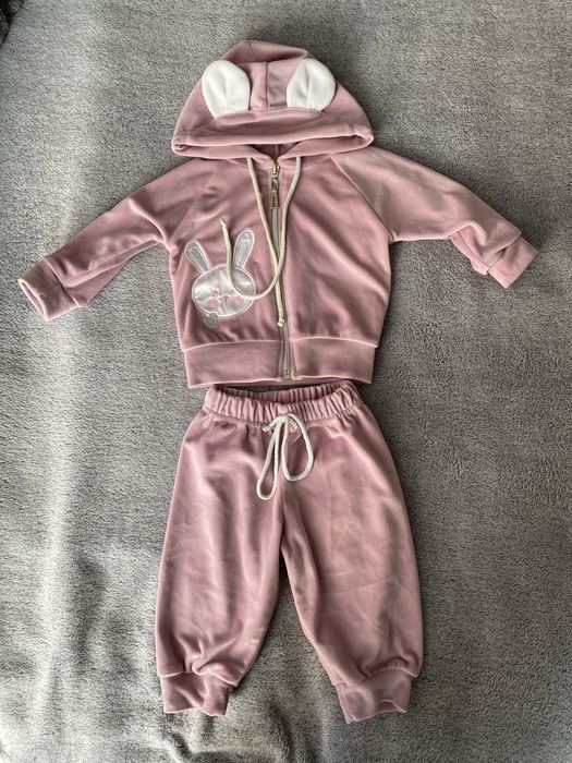 Речі на дівчинку