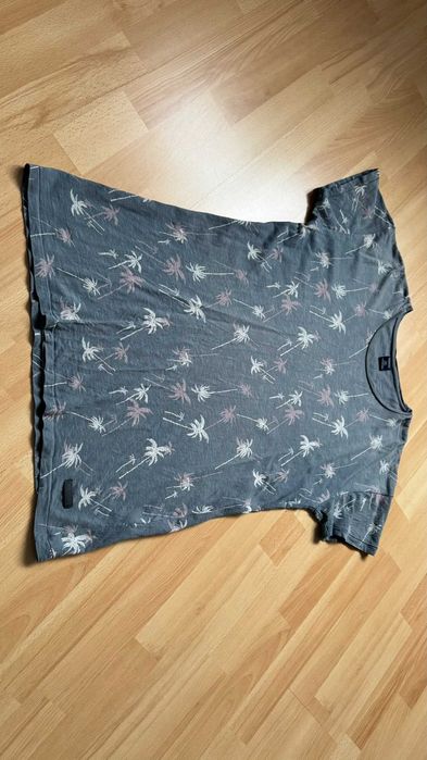 Popielata koszulka w palmy firmy Springfield rozmiar M