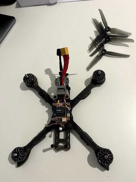 iFlight Nazgul v2 + Material Drone FPV64174454644354123