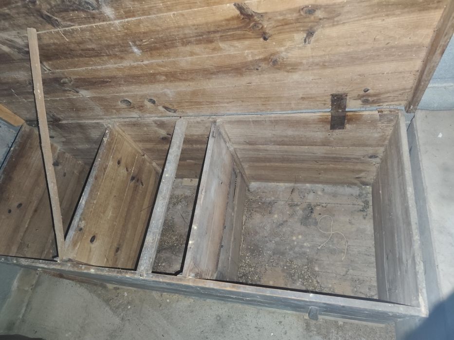 Arca em madeira antiga