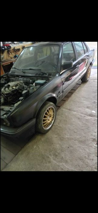 BMW seria 3 E30 320i