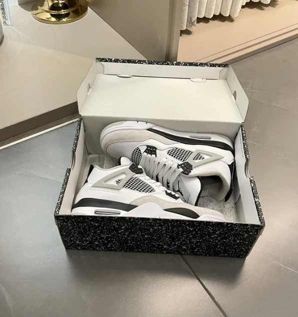 Buty sportowe "Jordan_4_Retro_Military_Black R.39