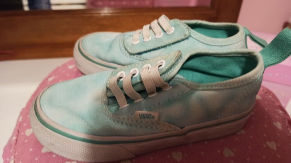 Tennis Vans 24 muito bonitos com pouco uso