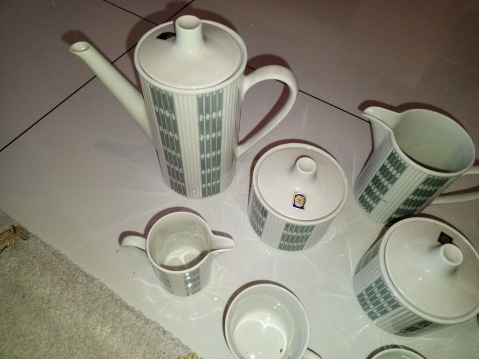 Sprzedam porcelanowy zestaw kawowy