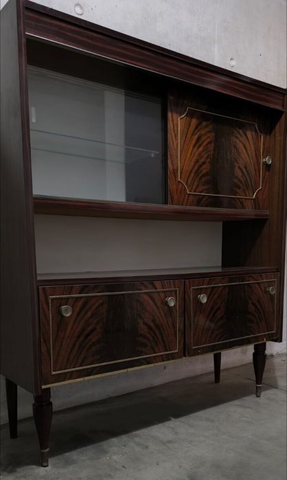MÓVEL Aparador buffet de raiz de Nogueira Art Déco. madeira folheado.