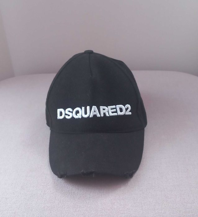 Czapka czarna z daszkiem Dsquared2 stan bdb