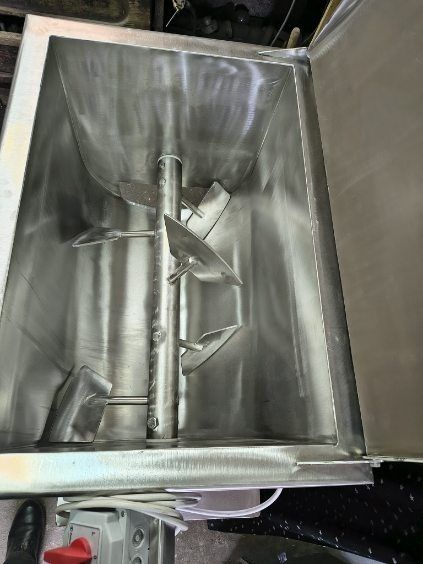 Sprzedam mieszałkę do mięsa na 200 kg