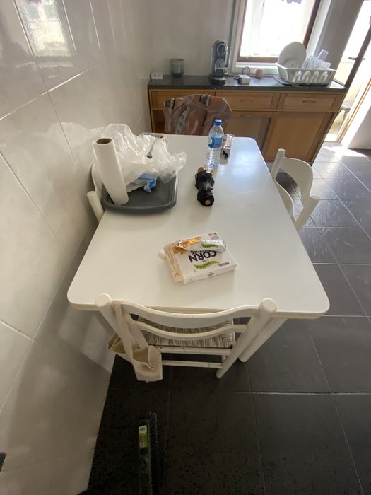 Extendable Kitchen Table + 4 Chairs64285608820227121