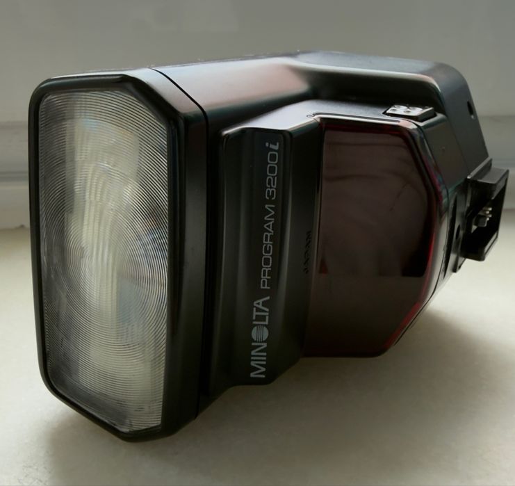 Conjunto Minolta Original – Objetiva 70–210mm + Flash Program 3200i