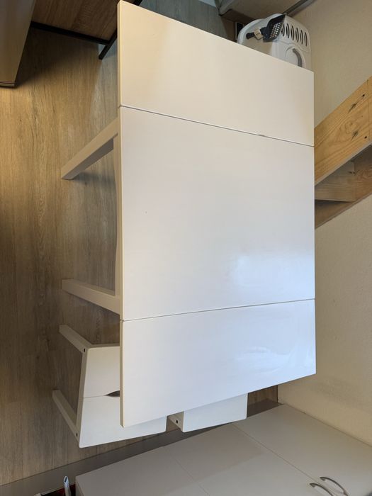 Mesa de cozinha com 2 bancos