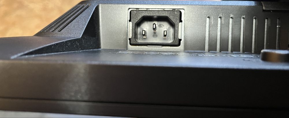 HP Elite display e221c