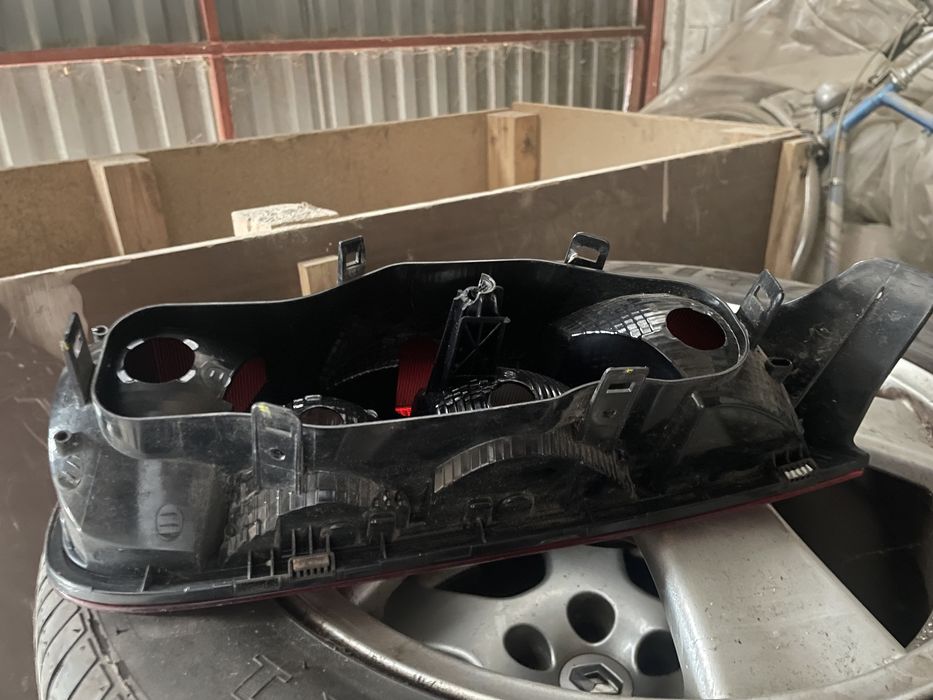 Фонар лівий WV UP 139927 FARBA