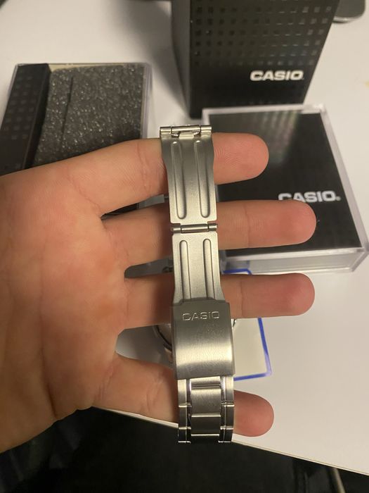 Годиник casio новий