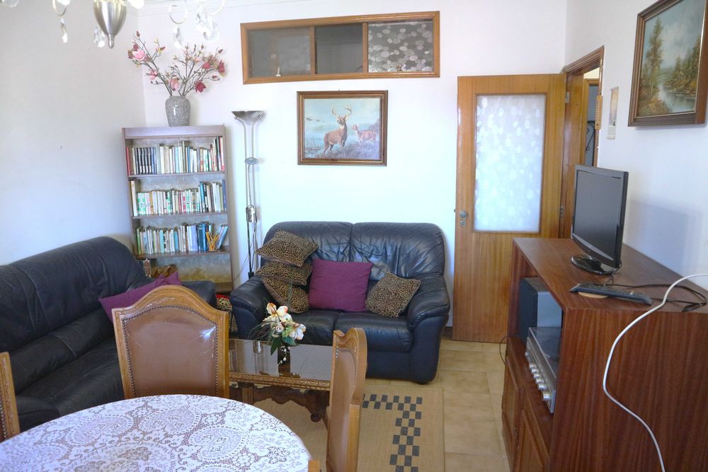 alugo quarto somente a estudantes universitarios