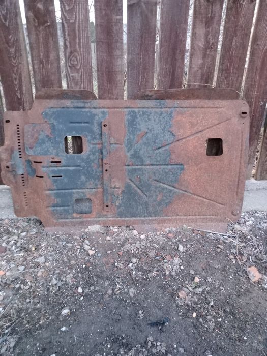 Металевий захист двигуна