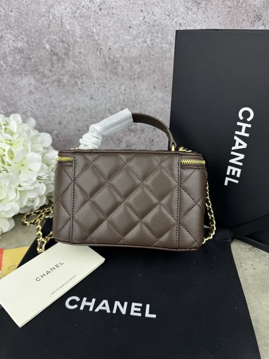 Сумка Chanel Vanity молочна, шоколадна з ручкою