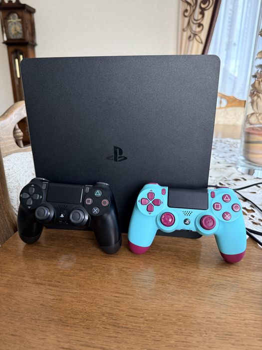 PS 4 (1TB) Sony Slim + 2 джойстики