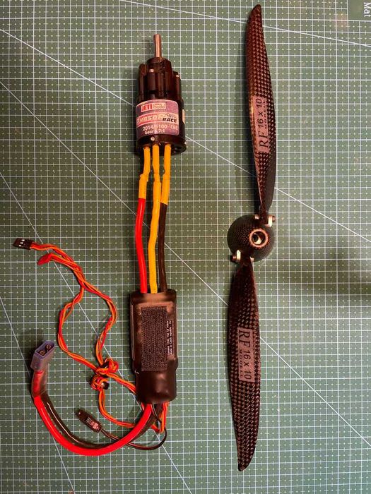 Jeti Phasor Race 2014/5100 + Master Mezon Lite 160