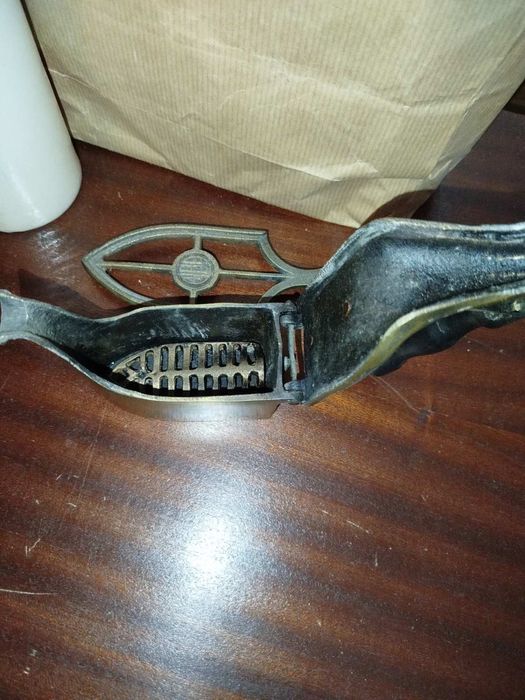 Ferro de engomar antigos