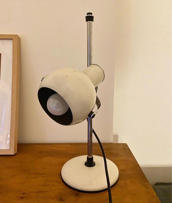 White Metallic Table Lamp440100578678558721