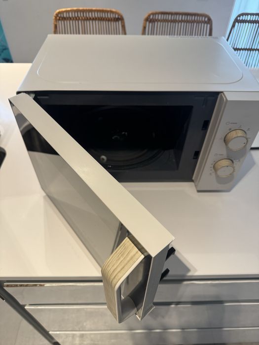 Microondas Flama 1831FL 20L