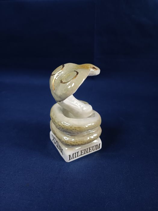 Статуетка порцеляна кобра Коростень фарфор