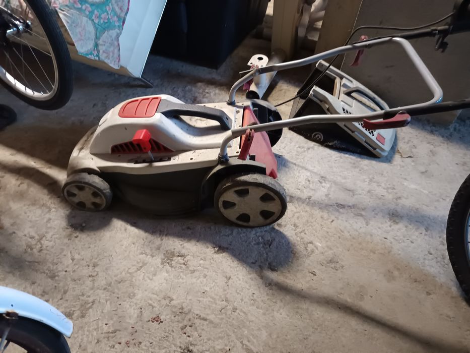 Maquina de cortar relva